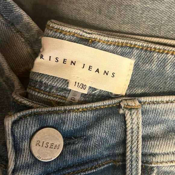 Risen New Light Mid Rise Curvy Yoke Skinny Jeans 30 - Picture 5 of 10